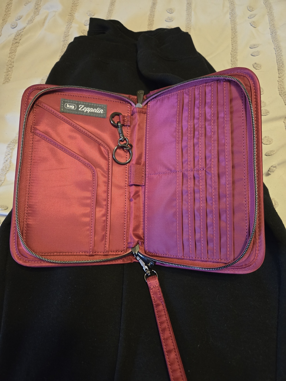 Lug Zeppelin Wallet - Raspberry - Picture 2 of 3